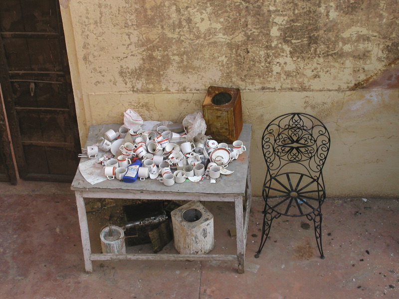 p1094327 Chair and broken cups
