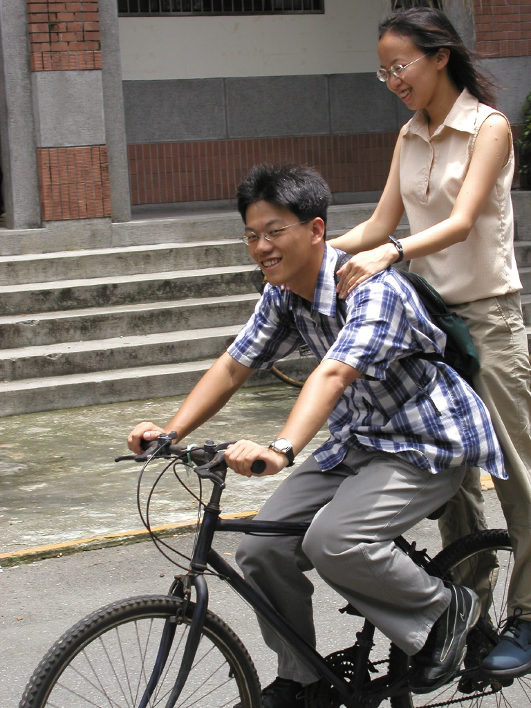 Taida bicyclists