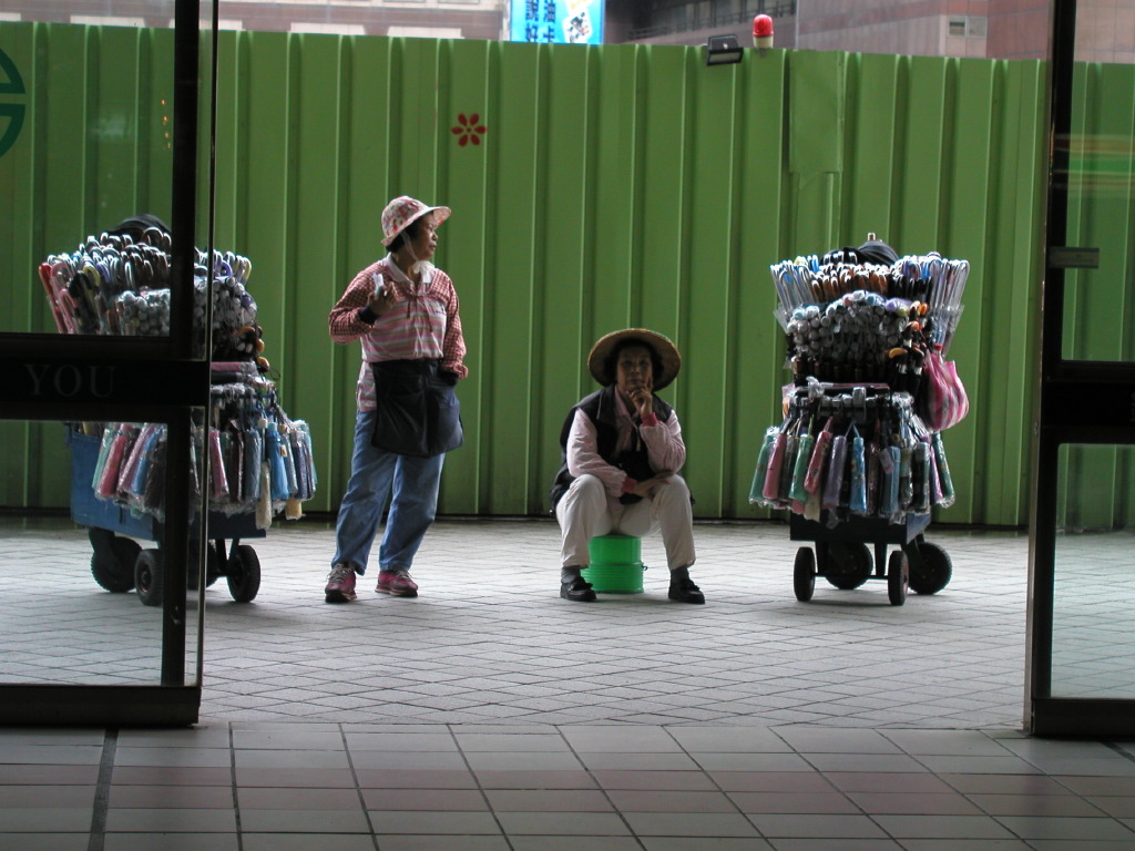 Umbrella vendors at Taipei station